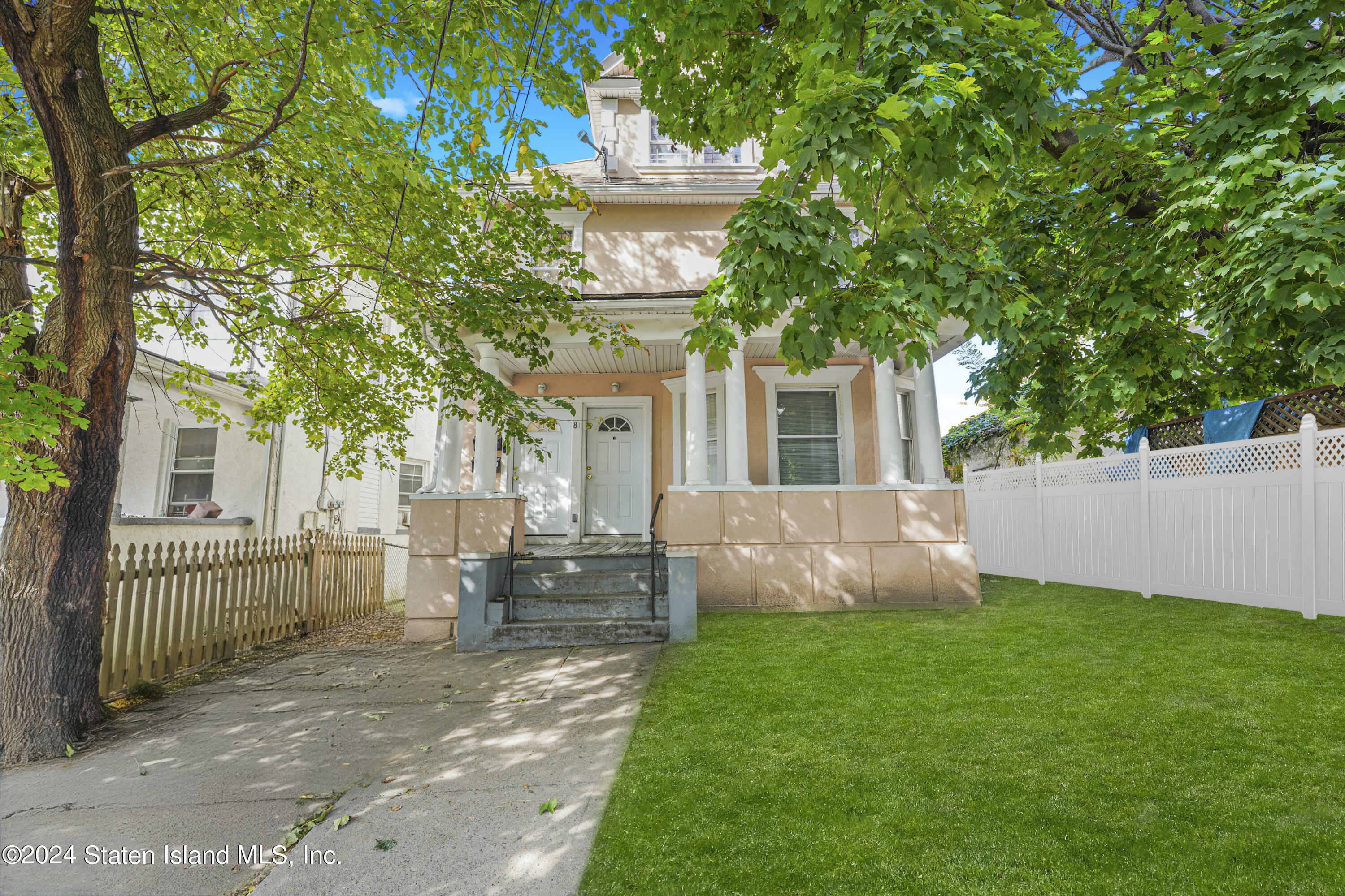 Property Photo:  81 Crescent Avenue  NY 10301 