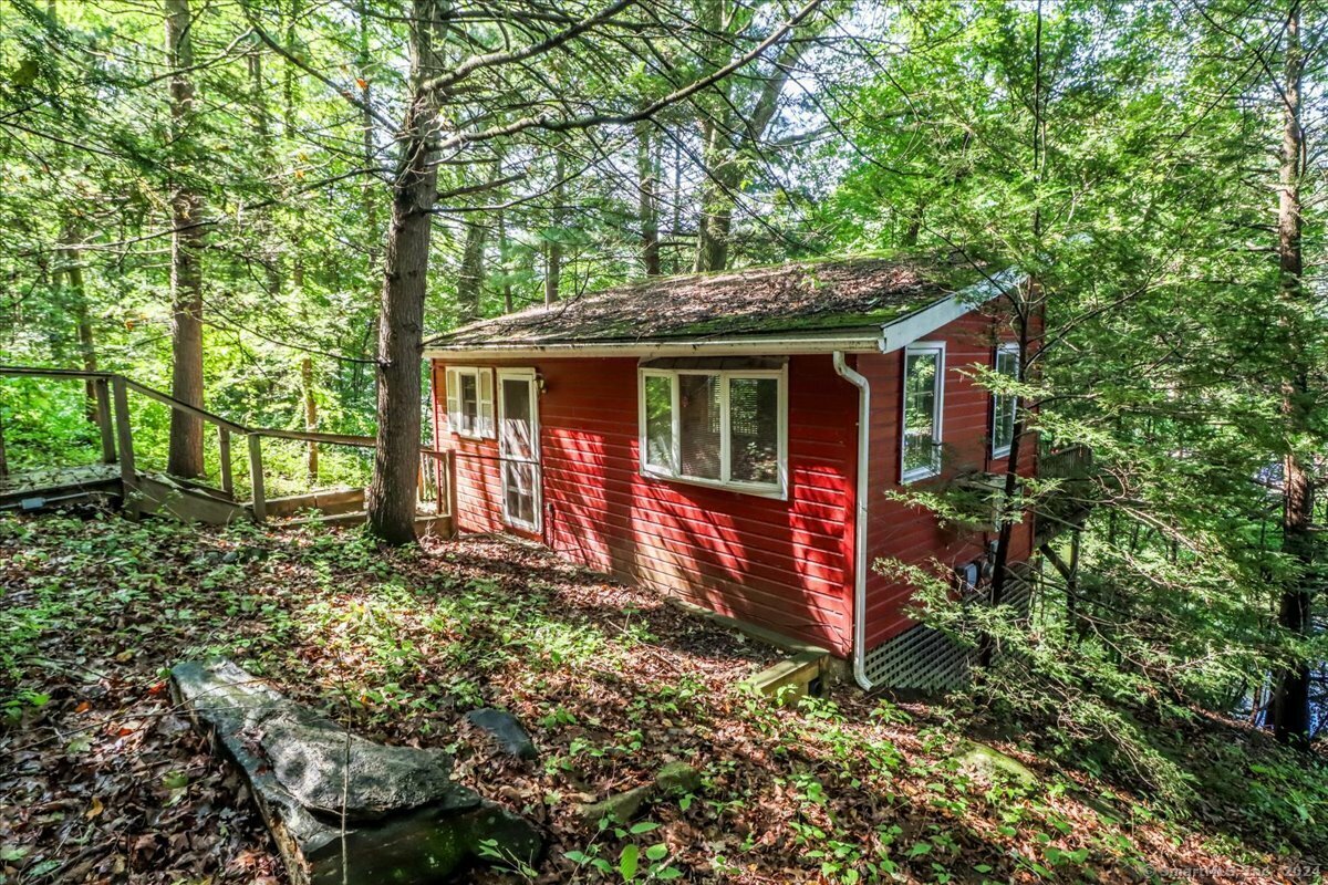 Property Photo:  9 Hillside Drive  CT 06784 