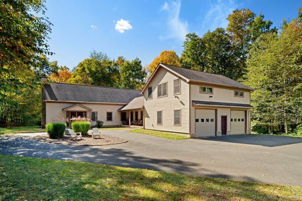 Property Photo:  15 Deerfield Drive  CT 06482 