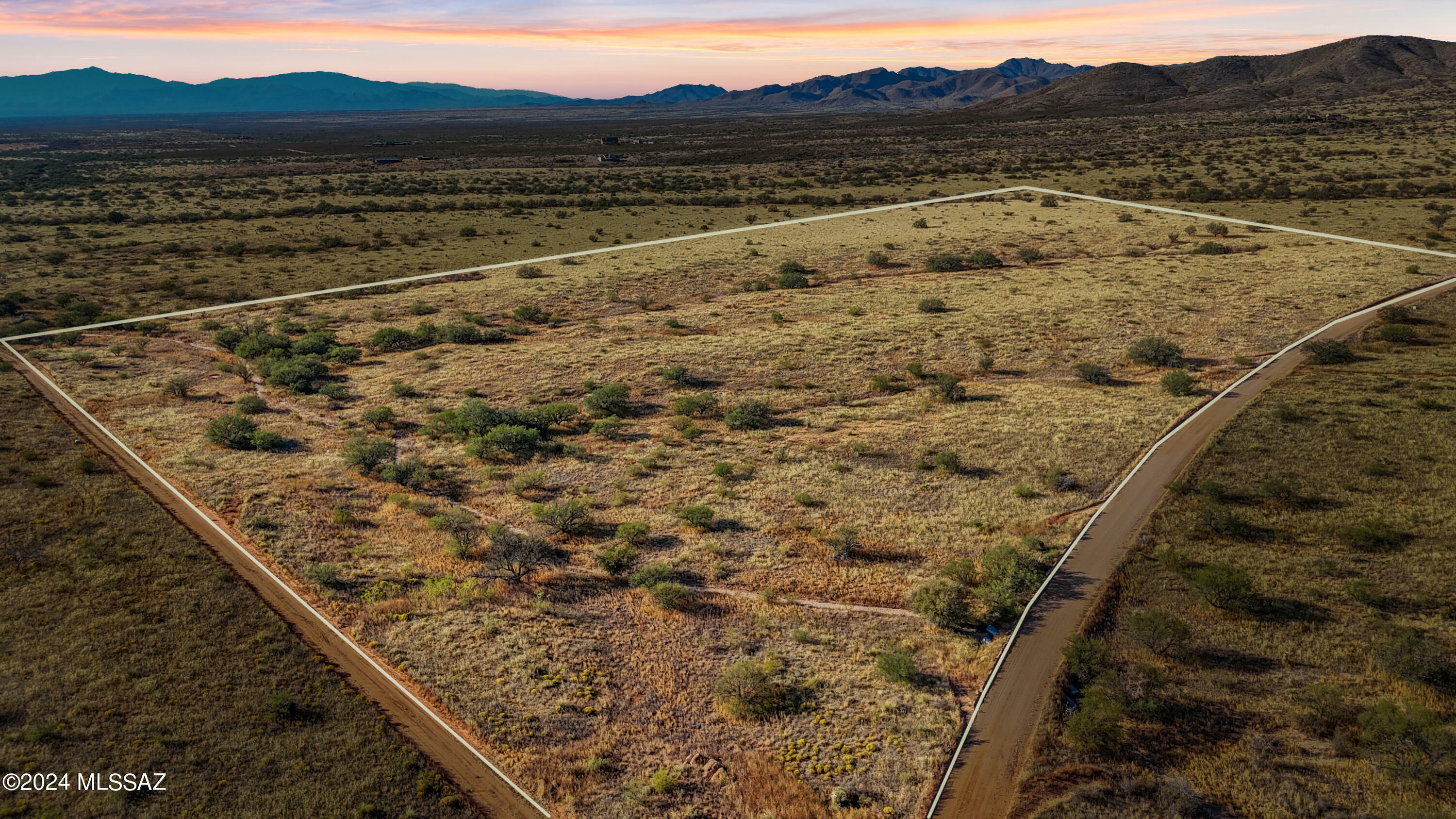 Property Photo:  Tbd E Diamondback Road 207  AZ 85630 