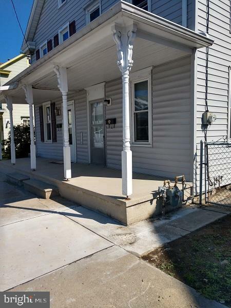 Property Photo:  100 N Lincoln Street  PA 17078 