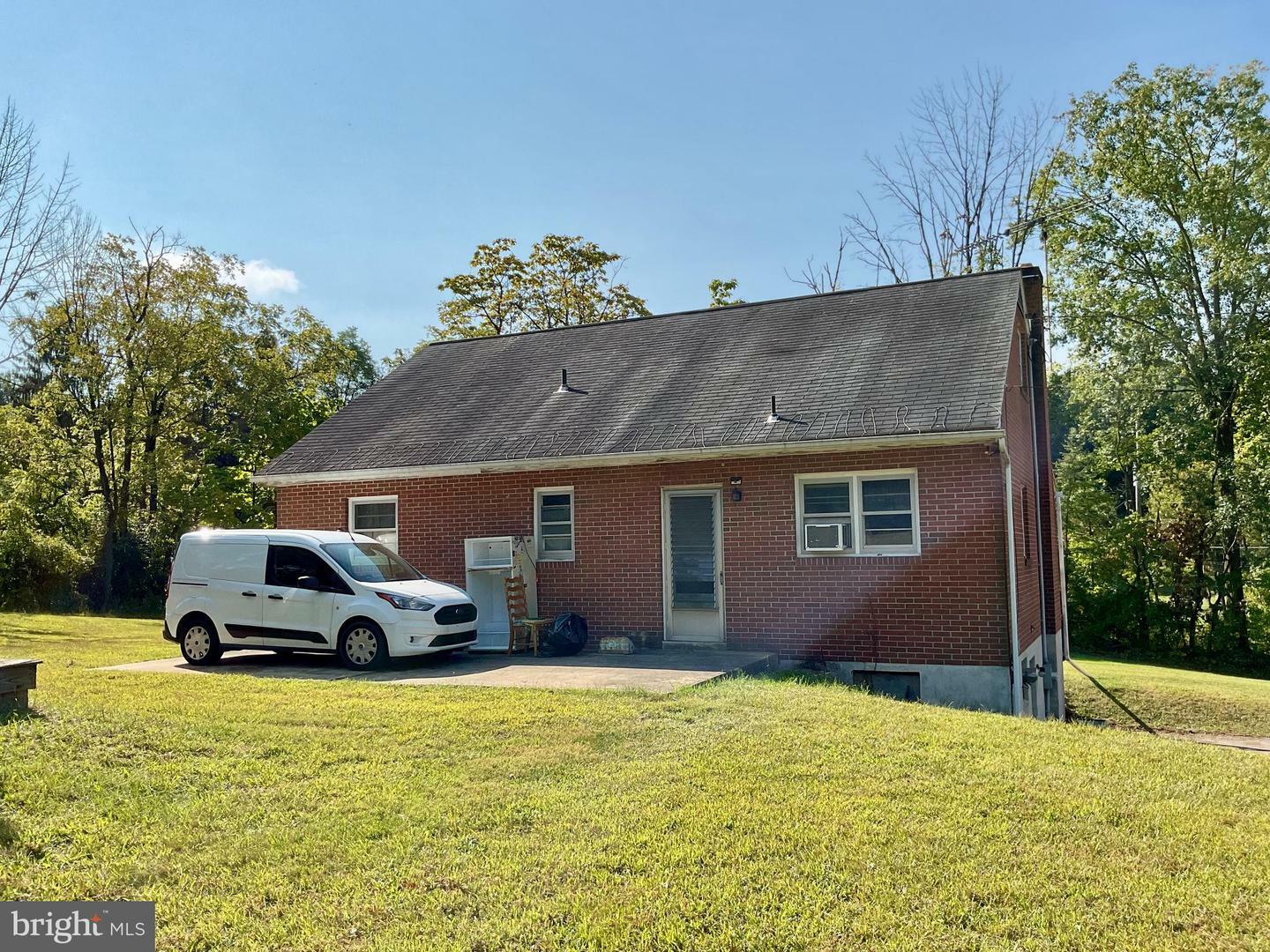 Property Photo:  95 Hampshire Road  PA 19608 