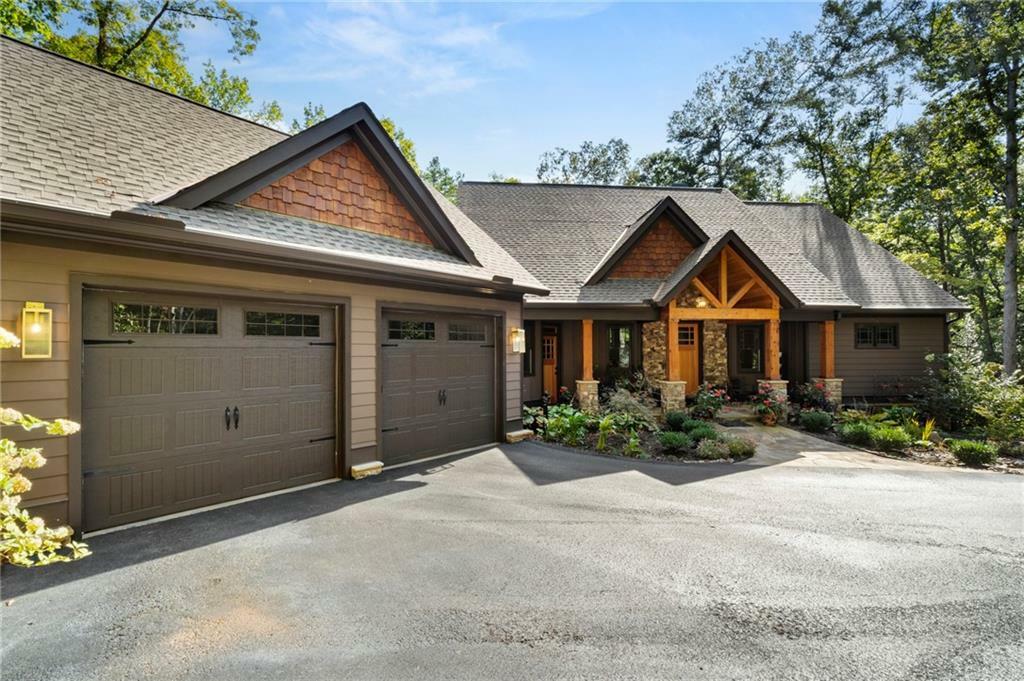 Property Photo:  995 Wedgewood Drive  GA 30143 