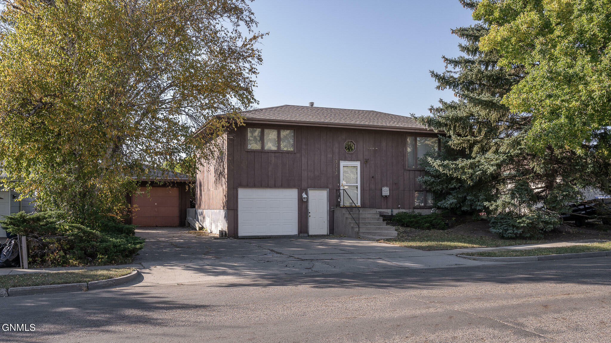 Property Photo:  3113 C Avenue E  ND 58501 