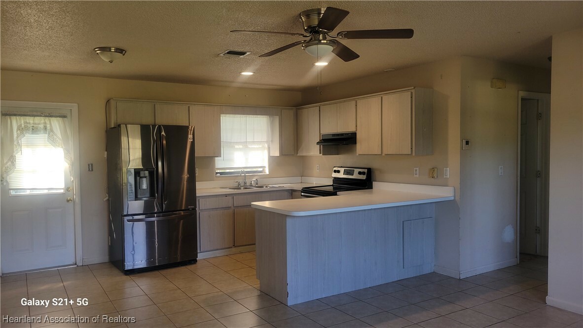 Property Photo:  1401 Crossview Street  FL 33852 