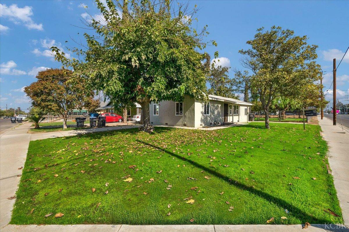 Property Photo:  238 W Houston Avenue  CA 93291 