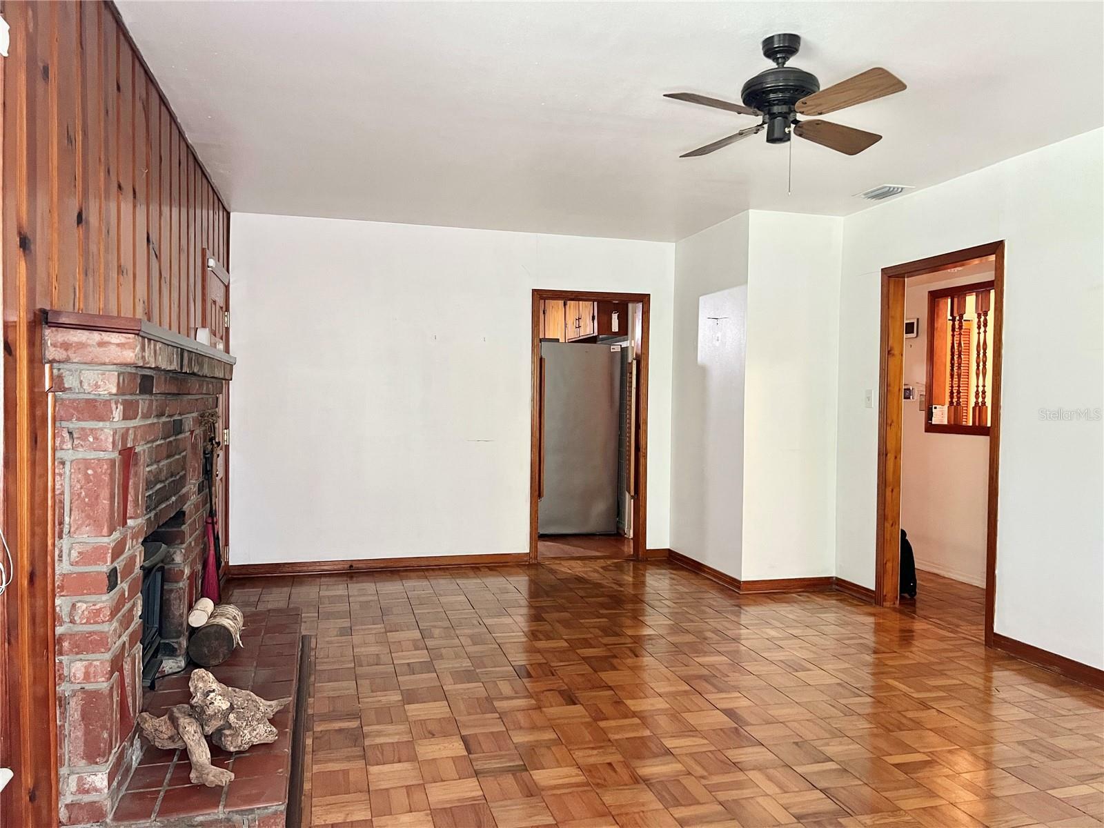 Property Photo:  1909 E Flora Street  FL 33610 