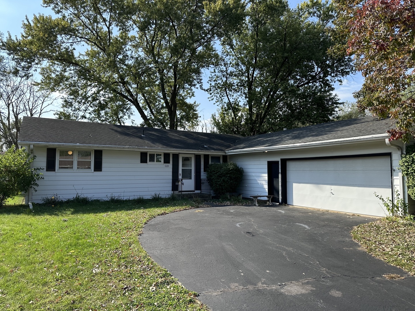 Property Photo:  1422 W Vanmeter Street  IL 60901 