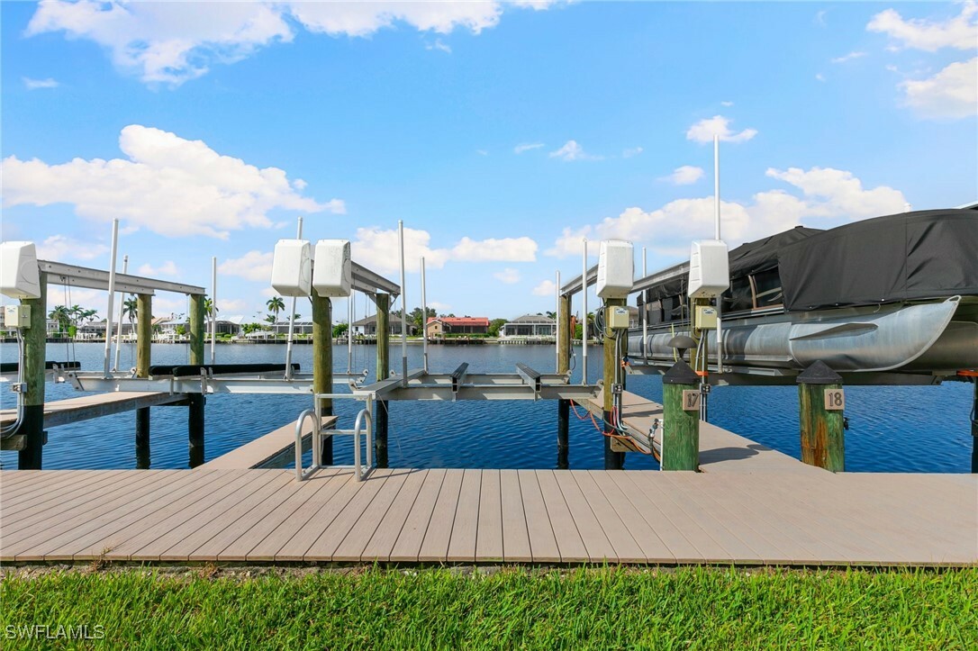 Property Photo:  160 Waterside Circle 201  FL 34145 