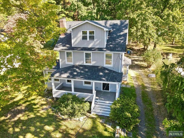 Property Photo:  1899 Washington Valley Road  NJ 08836 