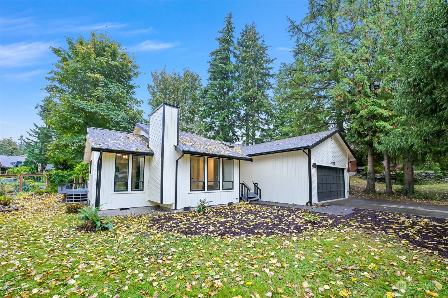 Property Photo:  2205 W Birch Street  WA 98229 