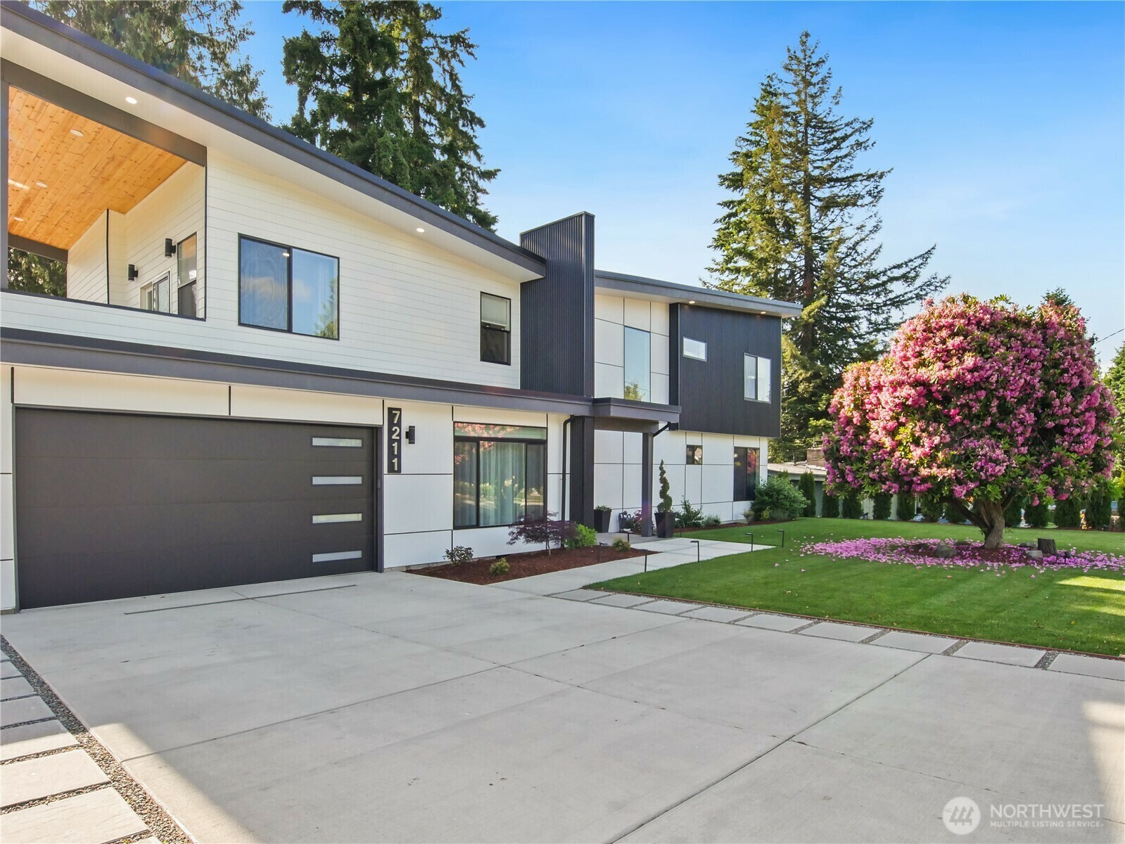 Property Photo: 7211 126th Avenue NE WA 98033