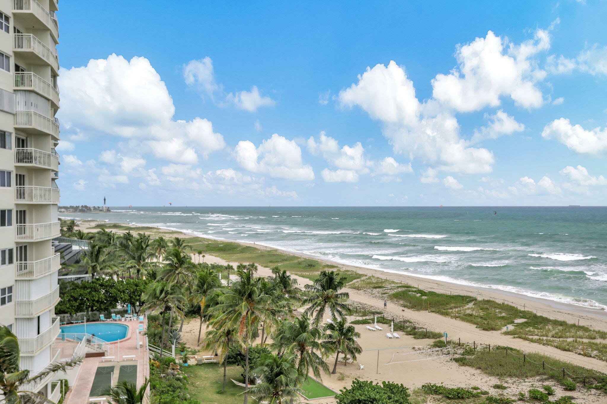 Property Photo: 704 N Ocean Boulevard 602 FL 33062