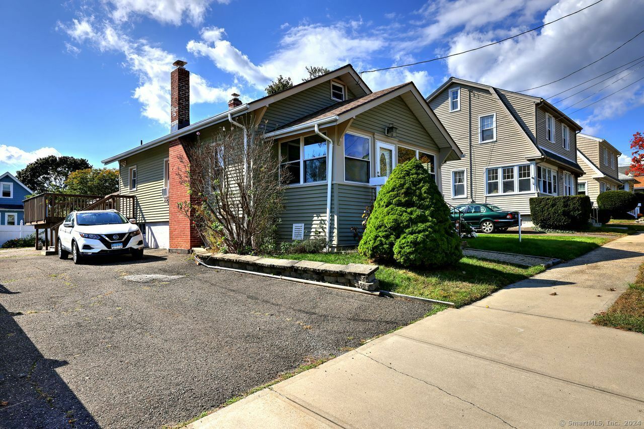 Property Photo:  22 Sumac Street  CT 06516 