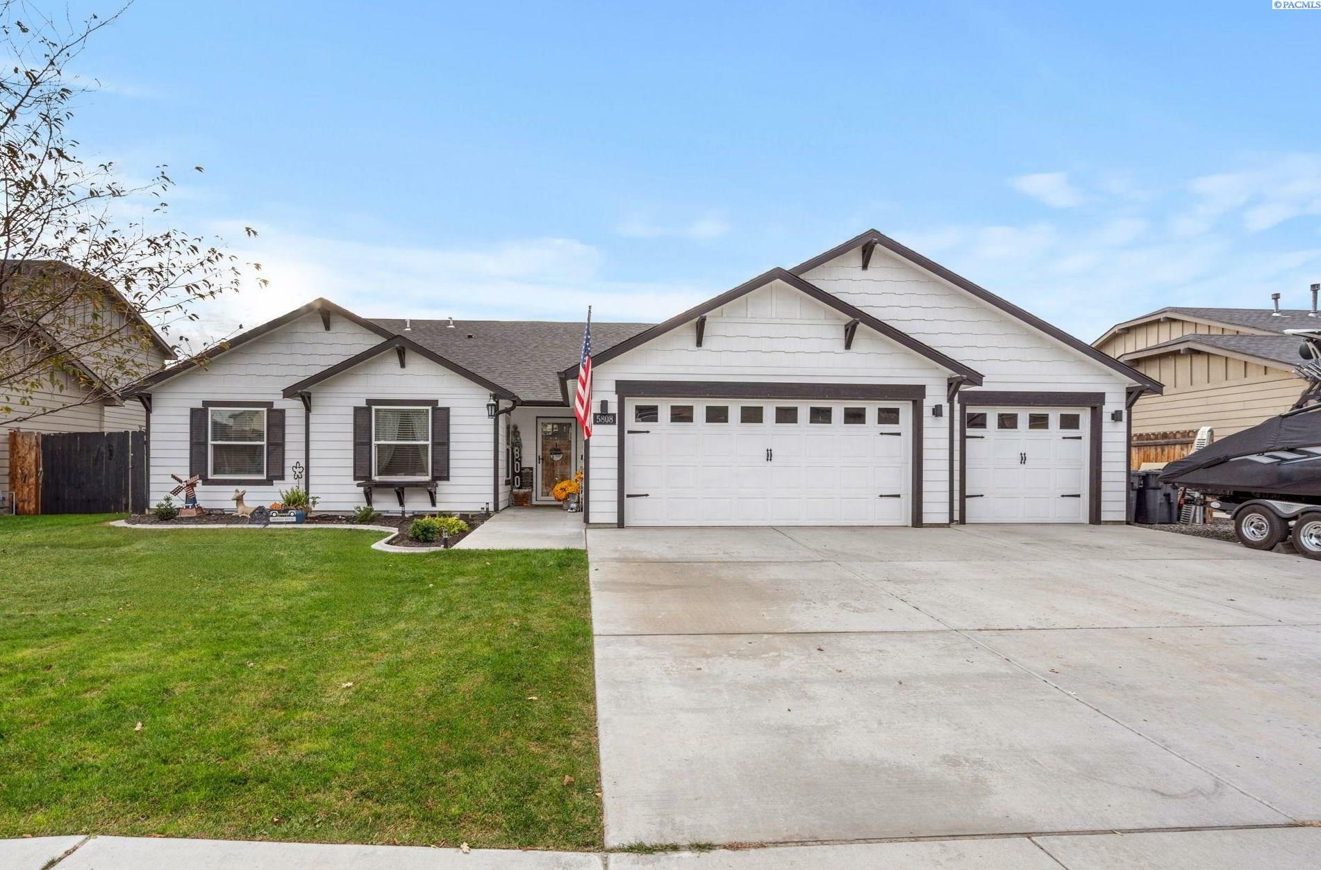 5808 Middle Fork St.  Pasco WA 99301 photo