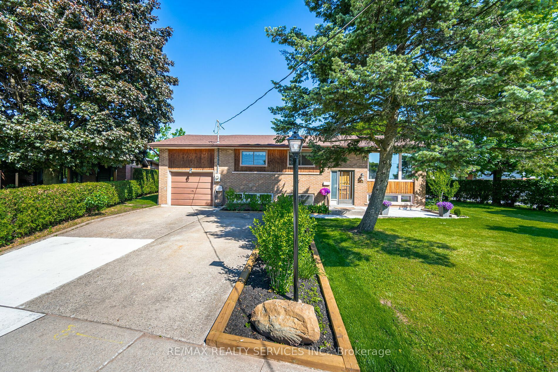 195 Elmwood Rd  Oakville ON L6K 2A9 photo