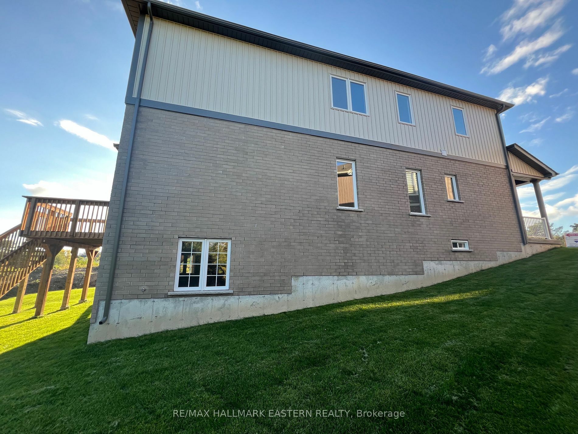 Property Photo:  37 Coldbrook Dr  ON L0A 1G0 