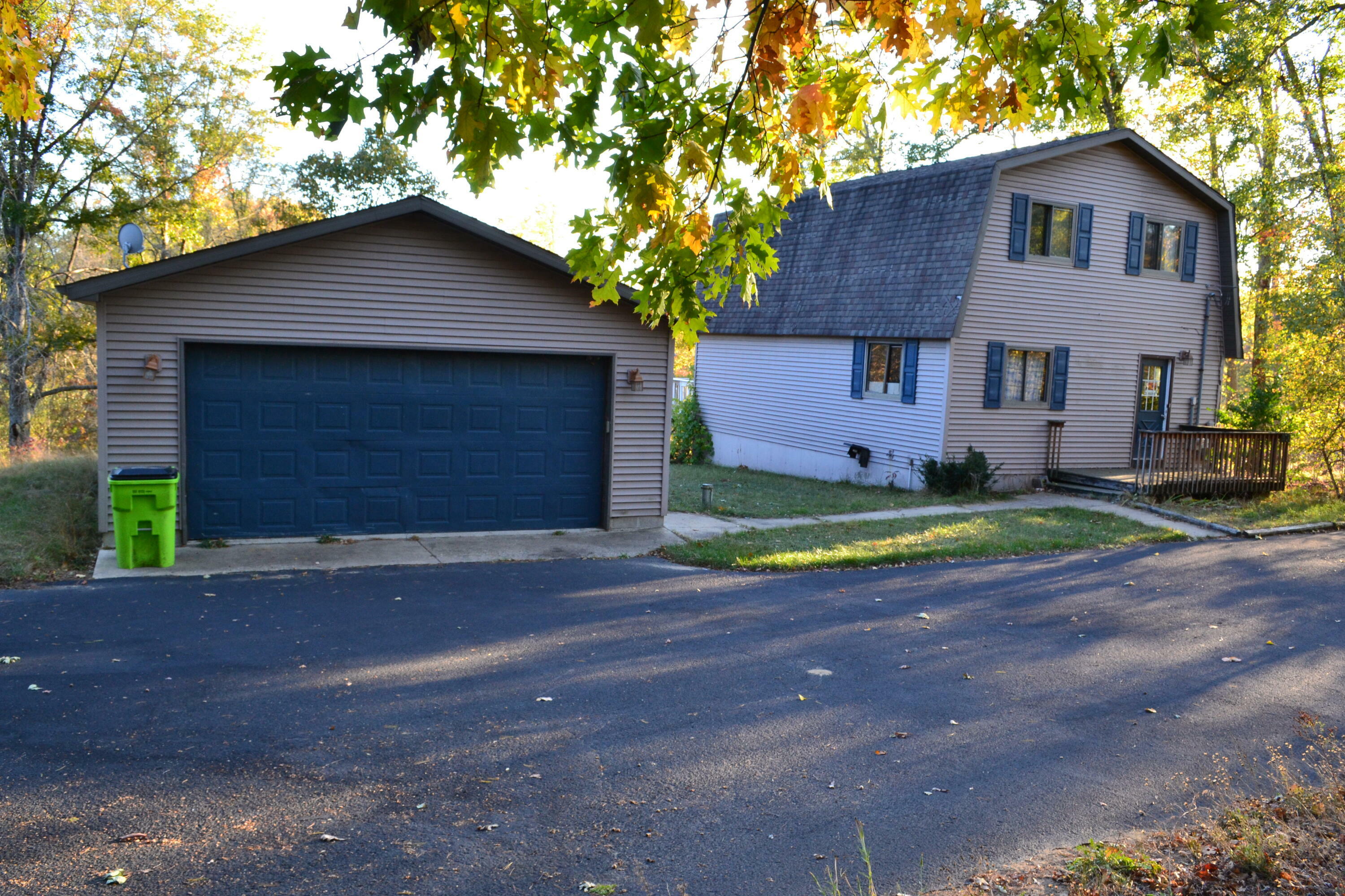 Property Photo:  987 W Maplehurst Drive  MI 48653 