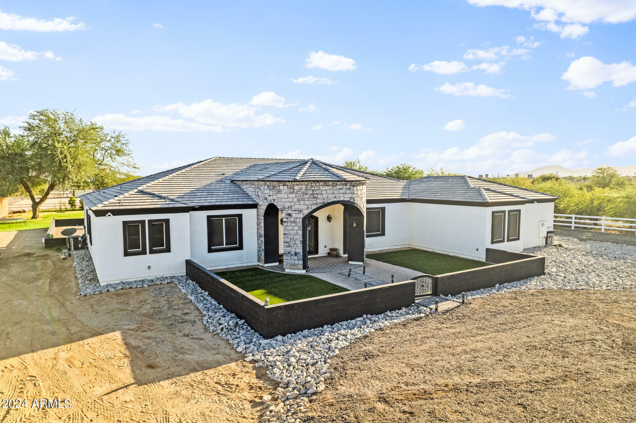 Property Photo:  17617 W Rose Lane  AZ 85355 