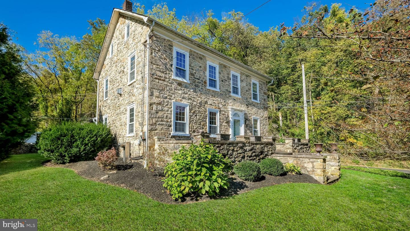 Property Photo:  107 Easton Road  PA 18077 