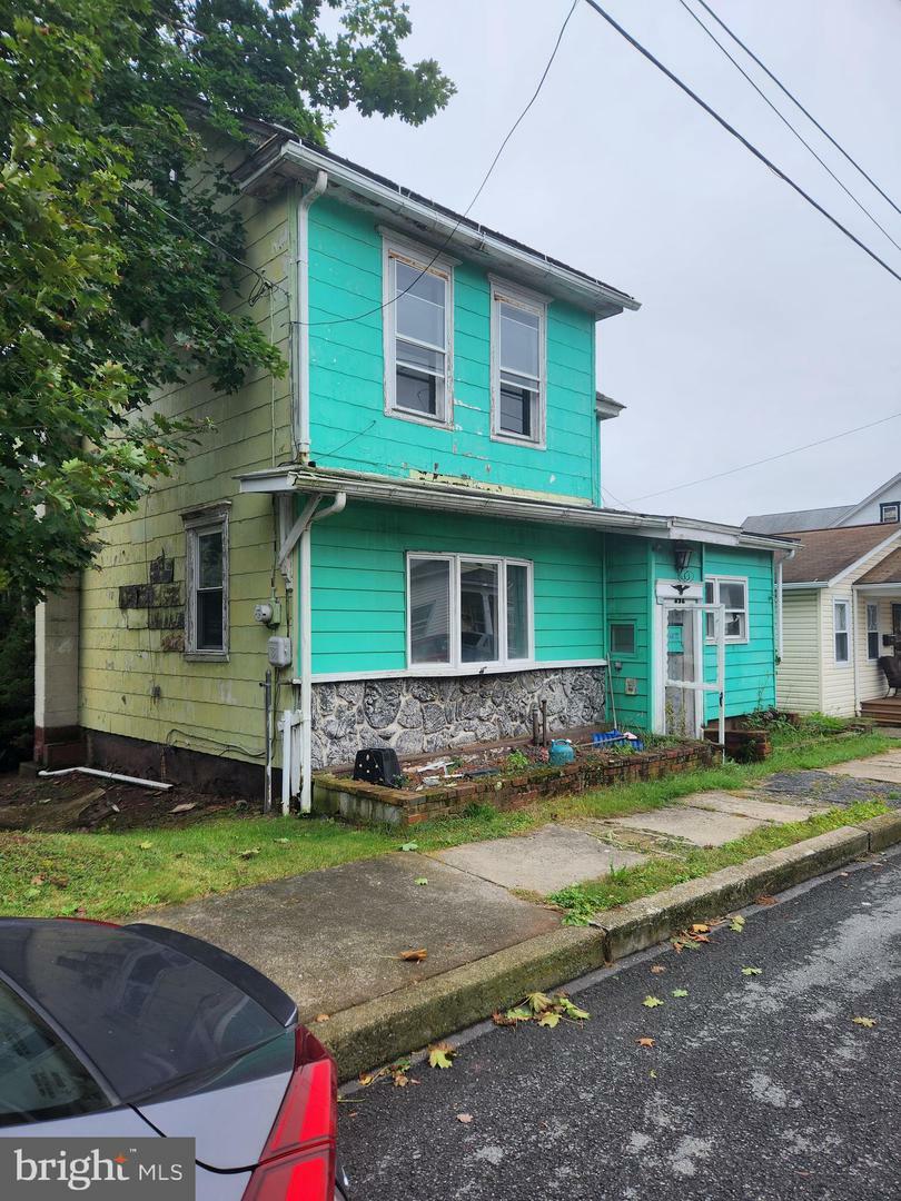 Property Photo:  436 Julian Street  PA 17098 