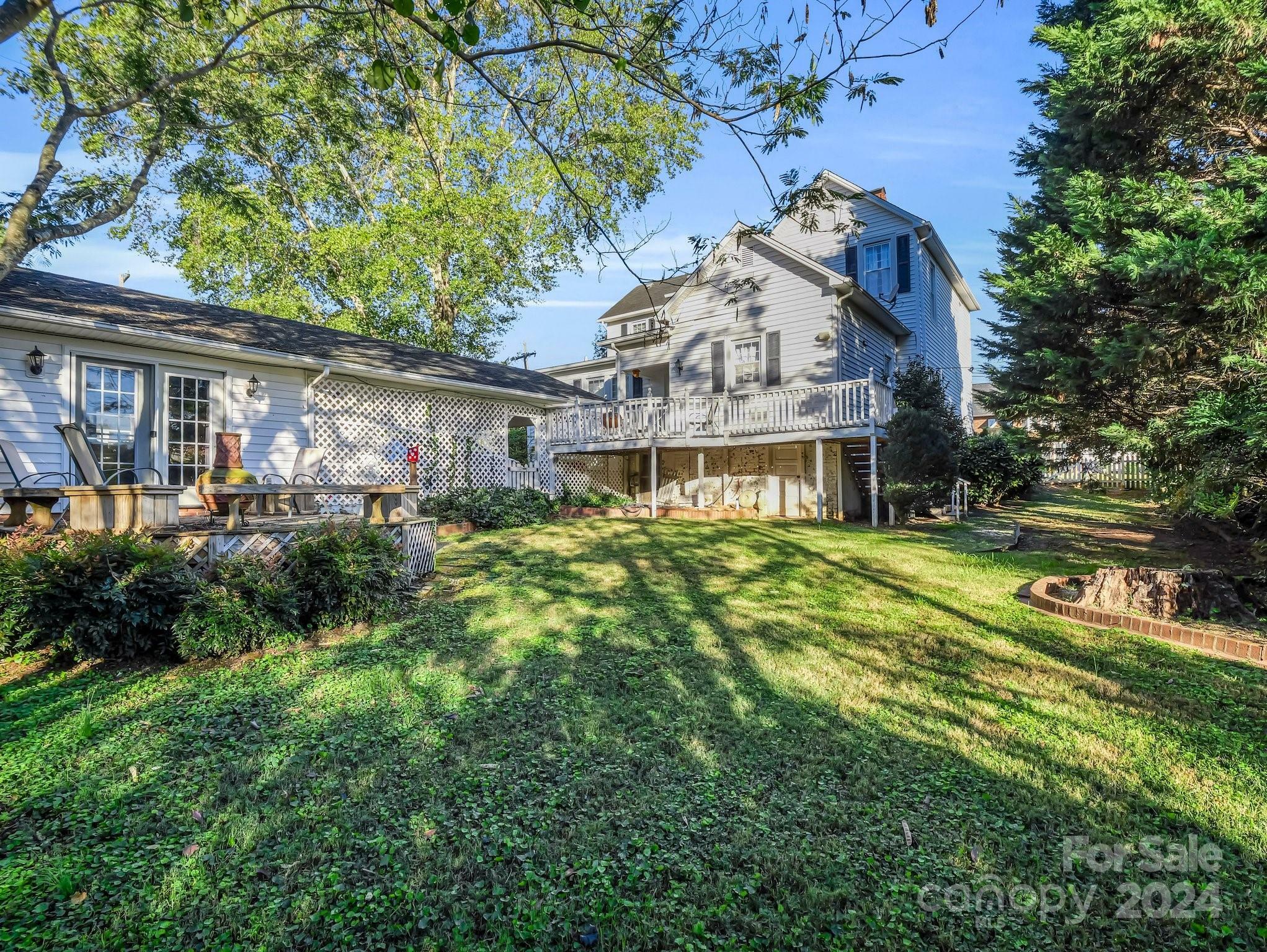 Property Photo:  304 E Congress Street  NC 28092 