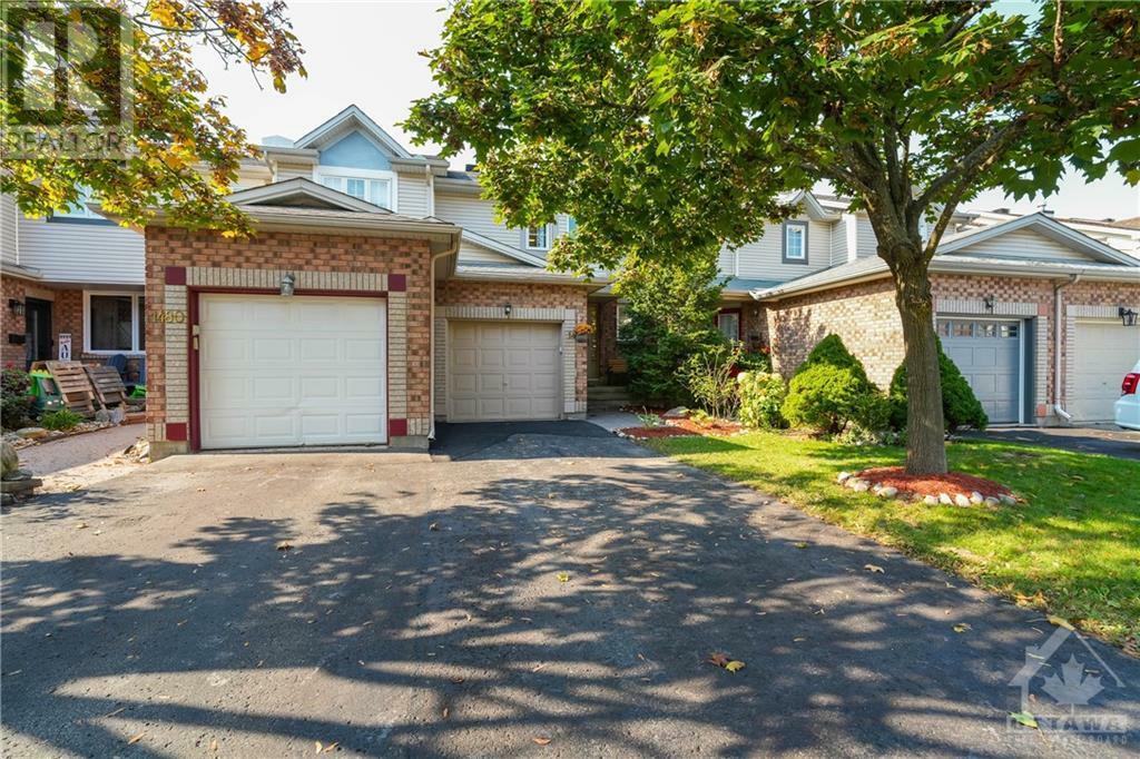 Photo de la propriété:  1478 Bonneville Crescent  ON K1C 7N1 