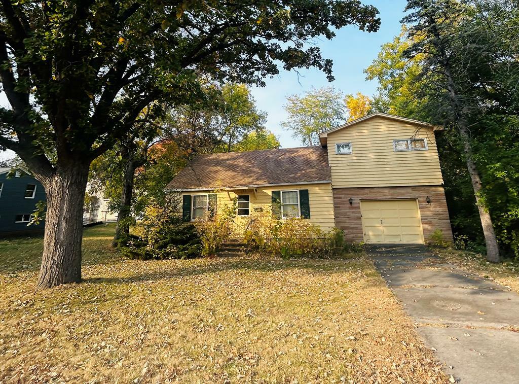 Property Photo:  205 West O Street  IA 50436 