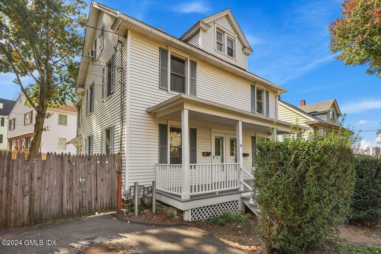 Property Photo:  28 W Division Street  CT 06830 