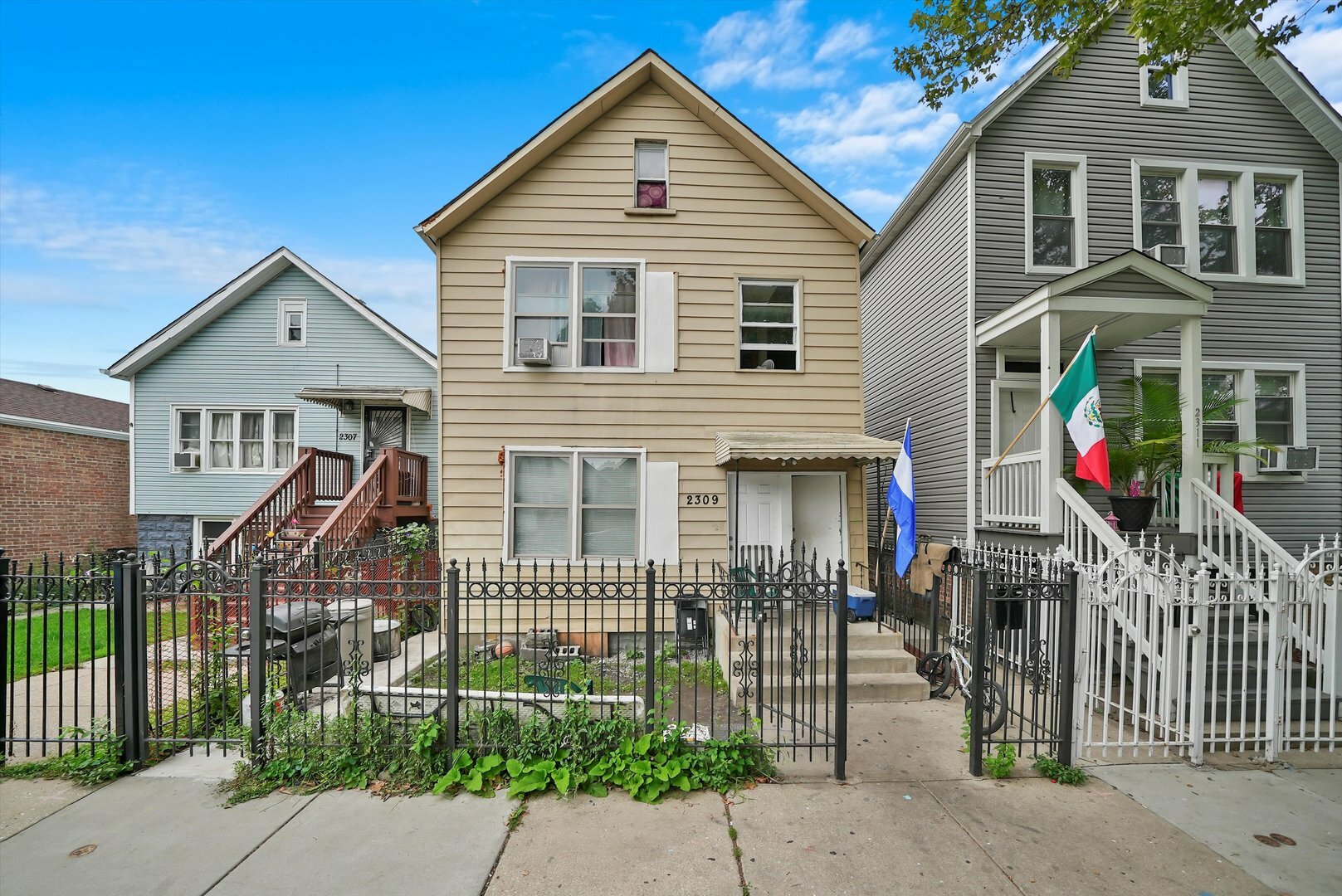 Property Photo:  2309 W 50th Place  IL 60609 