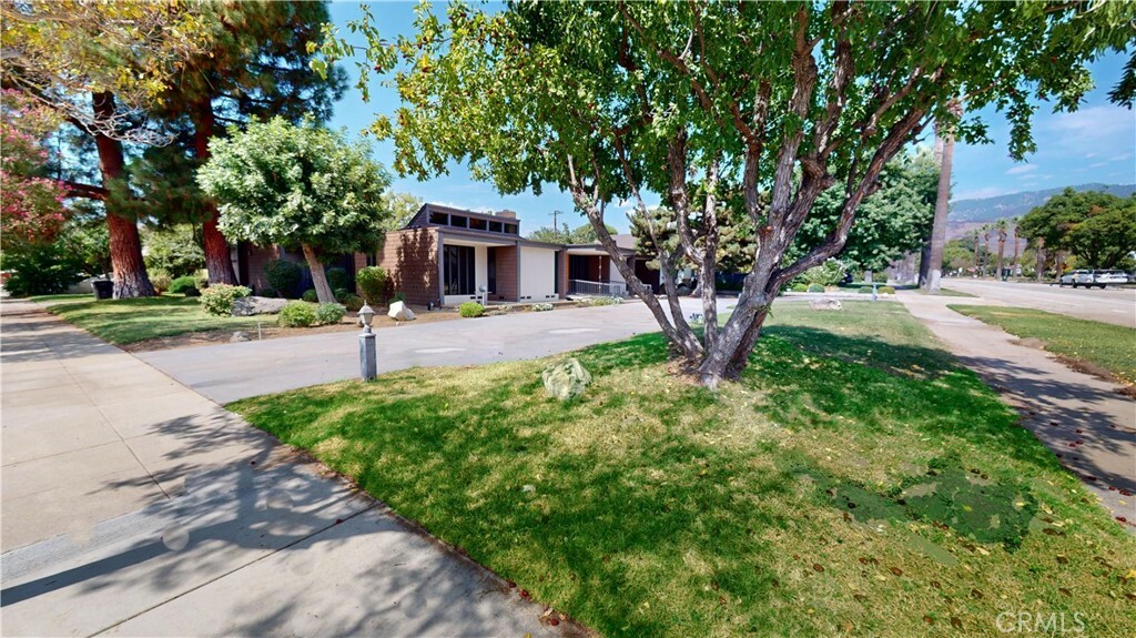 Property Photo:  3308 N Arrowhead Avenue  CA 92405 