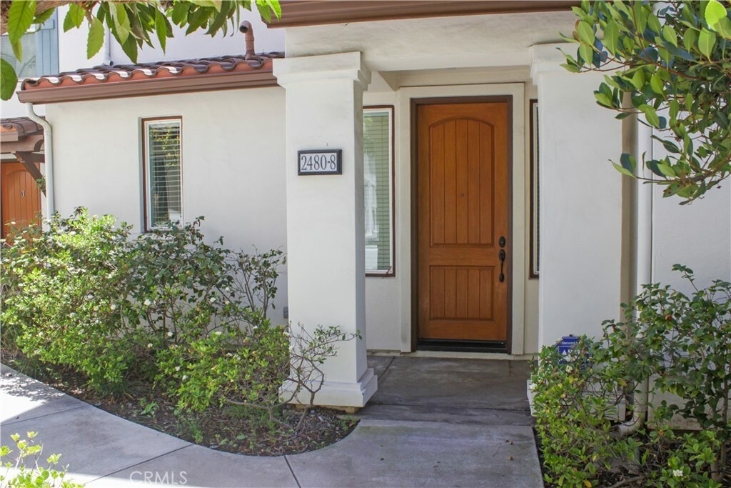 Property Photo:  2480 E Villa Street 8  CA 91107 