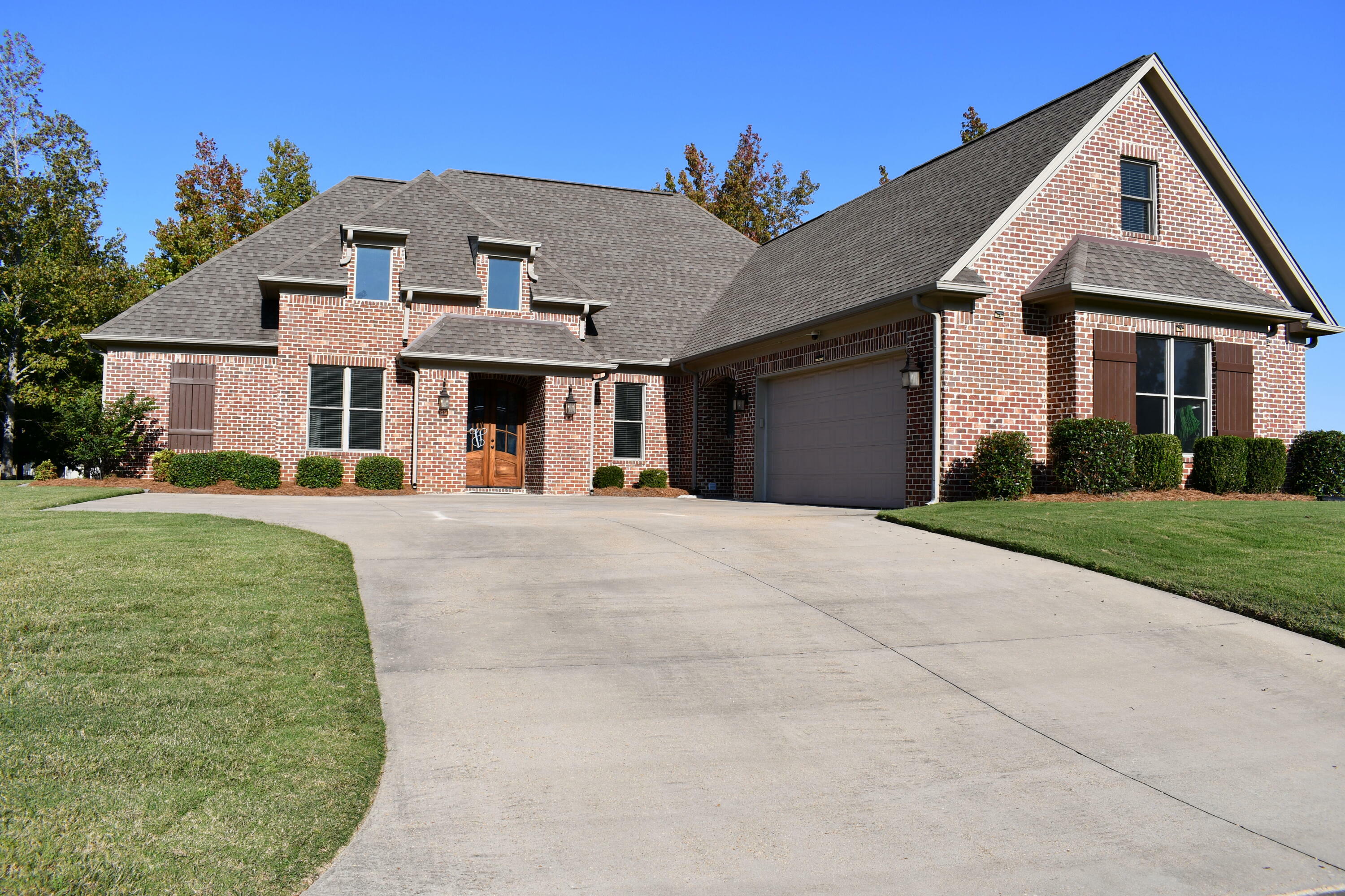 Property Photo:  2147 Columbine Dr.  MS 38801 