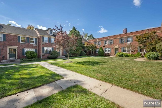 Property Photo:  176 Millburn Avenue 15  NJ 07041 