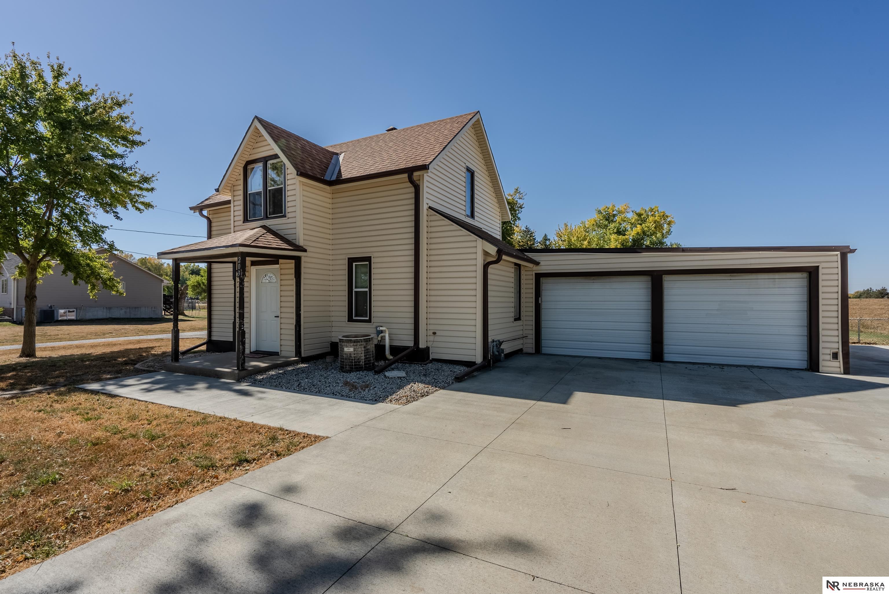 Property Photo: 203 N State Street NE 68031