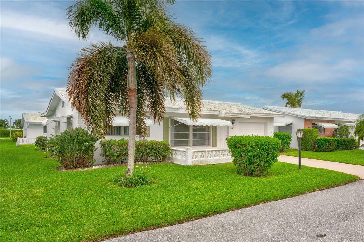 Property Photo:  1008 Siesta Avenue  FL 33426 