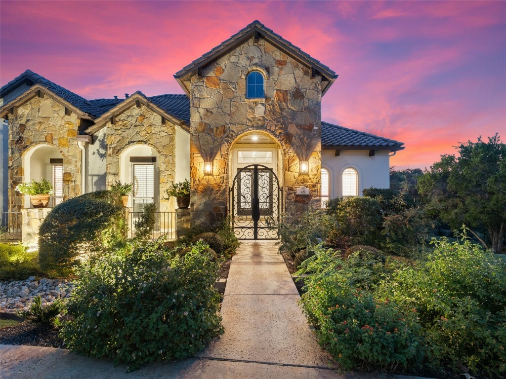 Property Photo:  301 Bella Montagna Circle  TX 78734 