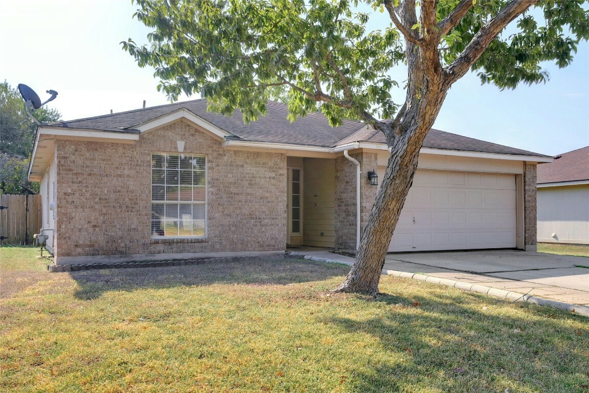 Property Photo:  511 Britni Loop  TX 78640 