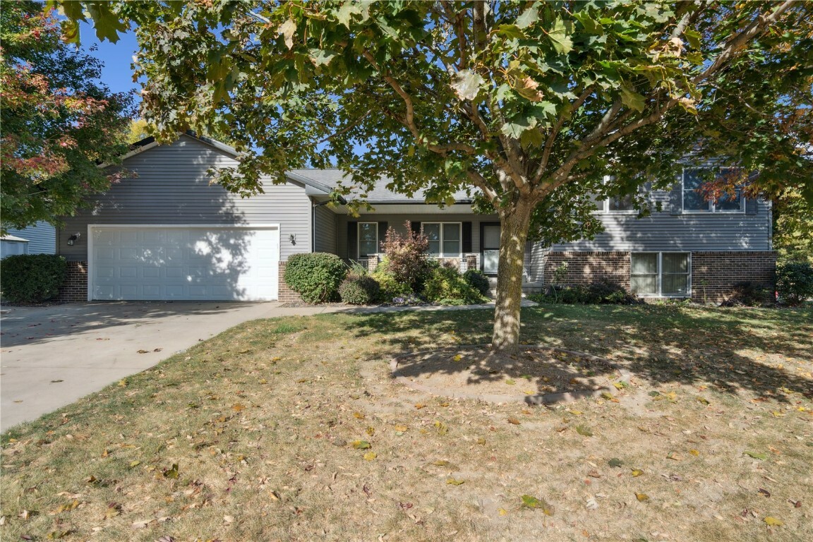 Property Photo:  525 29th Avenue  IA 52203 