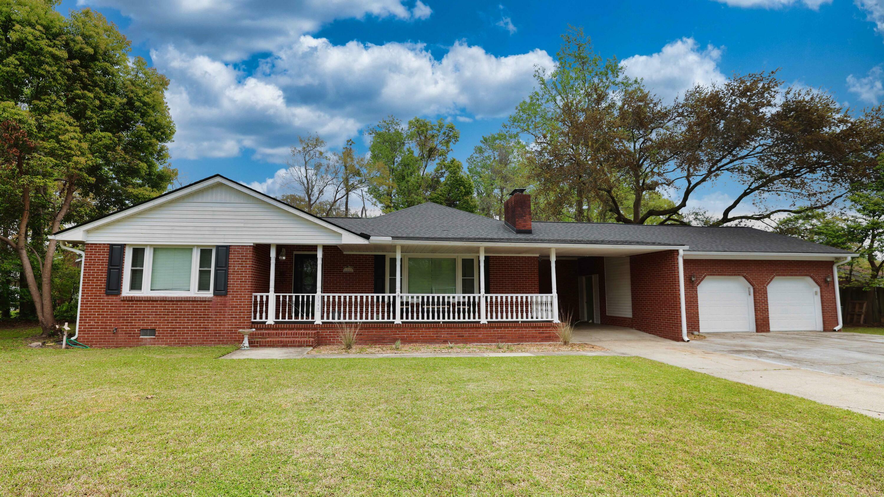 Property Photo:  1261 Fort Drive  SC 29410 