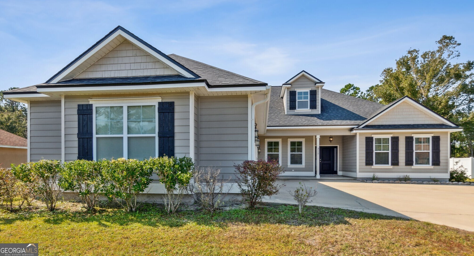 Property Photo:  312 Deerwood Village Drive  GA 31569 