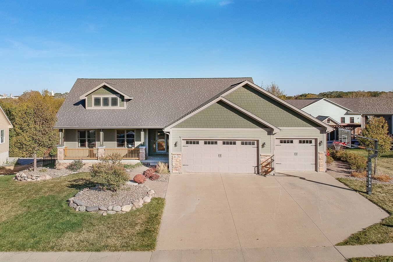 Property Photo:  612 Spring Valley Lane  IA 50219 