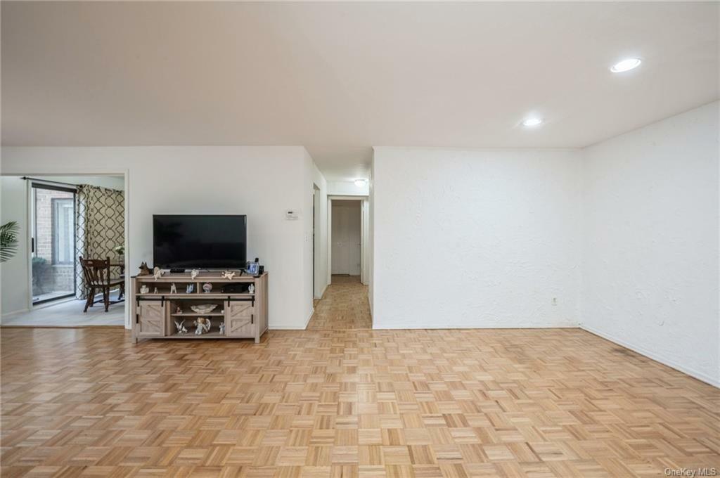 Property Photo:  912 N Broadway 71E  NY 10701 