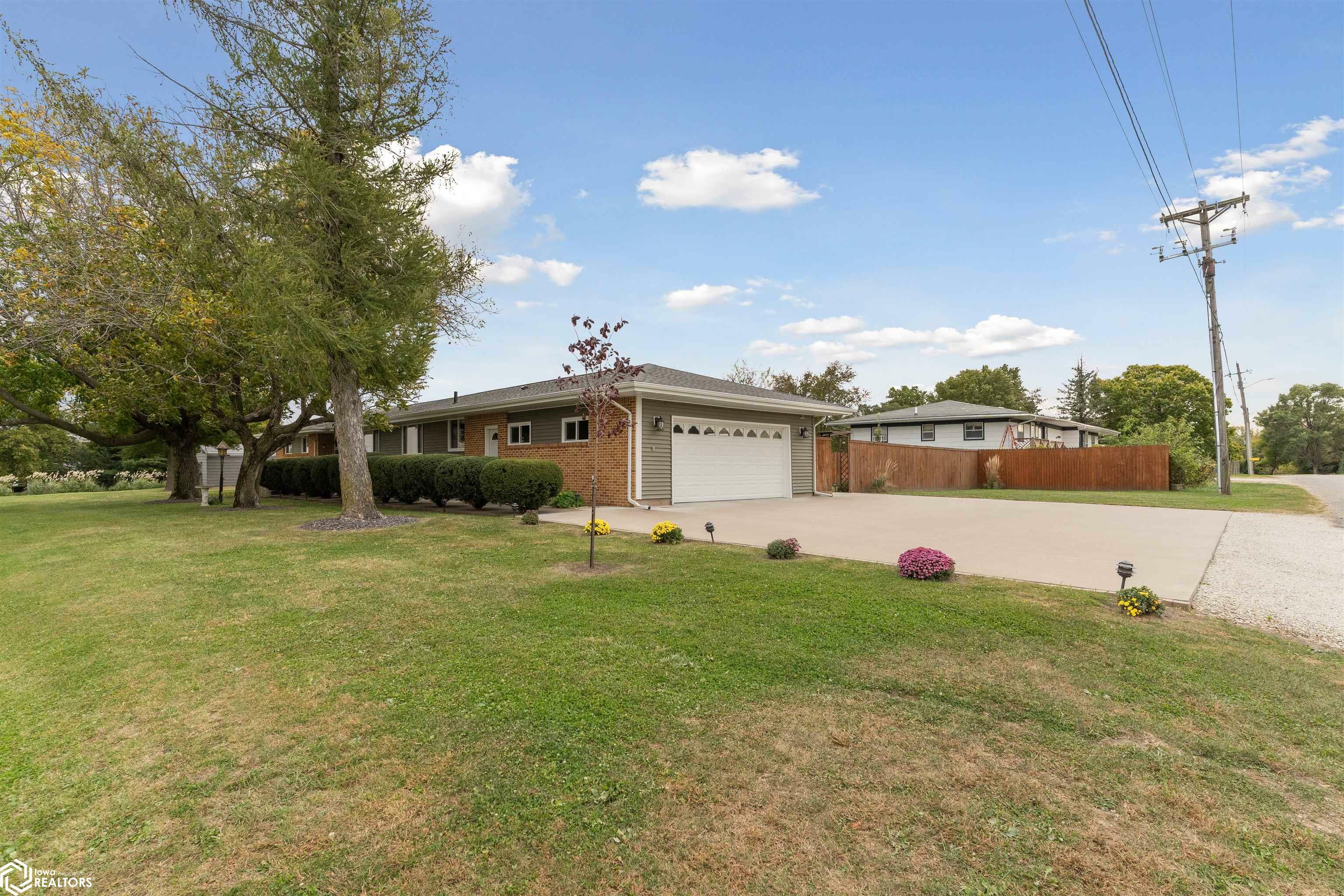 Property Photo:  3519 W Mount Pleasant Street  IA 52655 