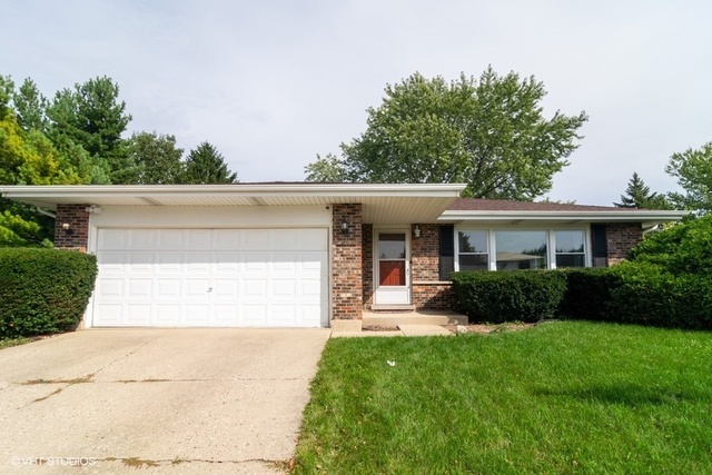 2123 N Haig Court  Palatine IL 60074 photo