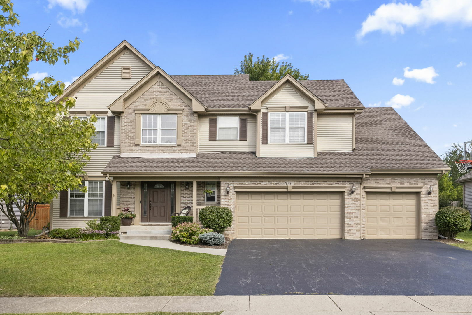 Property Photo:  380 Bradford Circle  IL 60510 