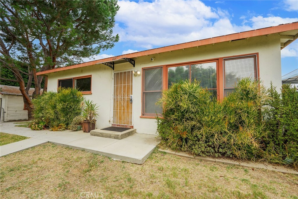 Property Photo:  4921 Shaw Lane  CA 92886 