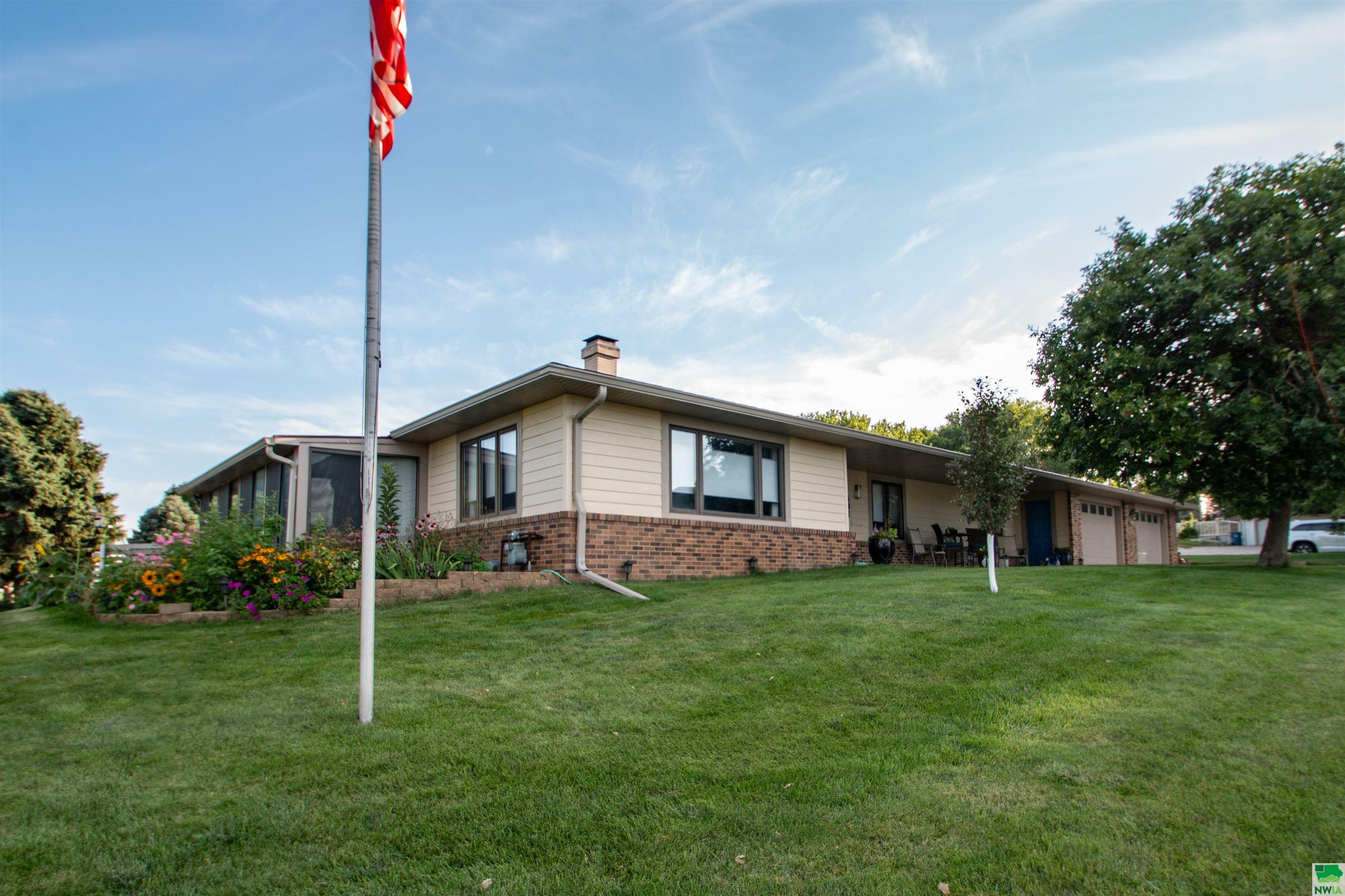 Property Photo:  502 Titan Road  IA 51024 