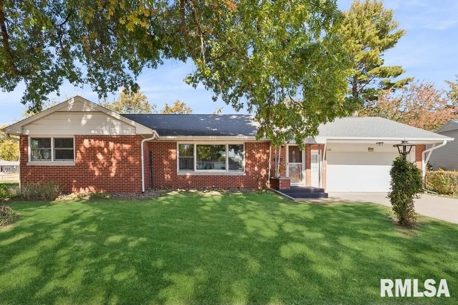 Property Photo:  1128 Bobetta Court  IA 52732