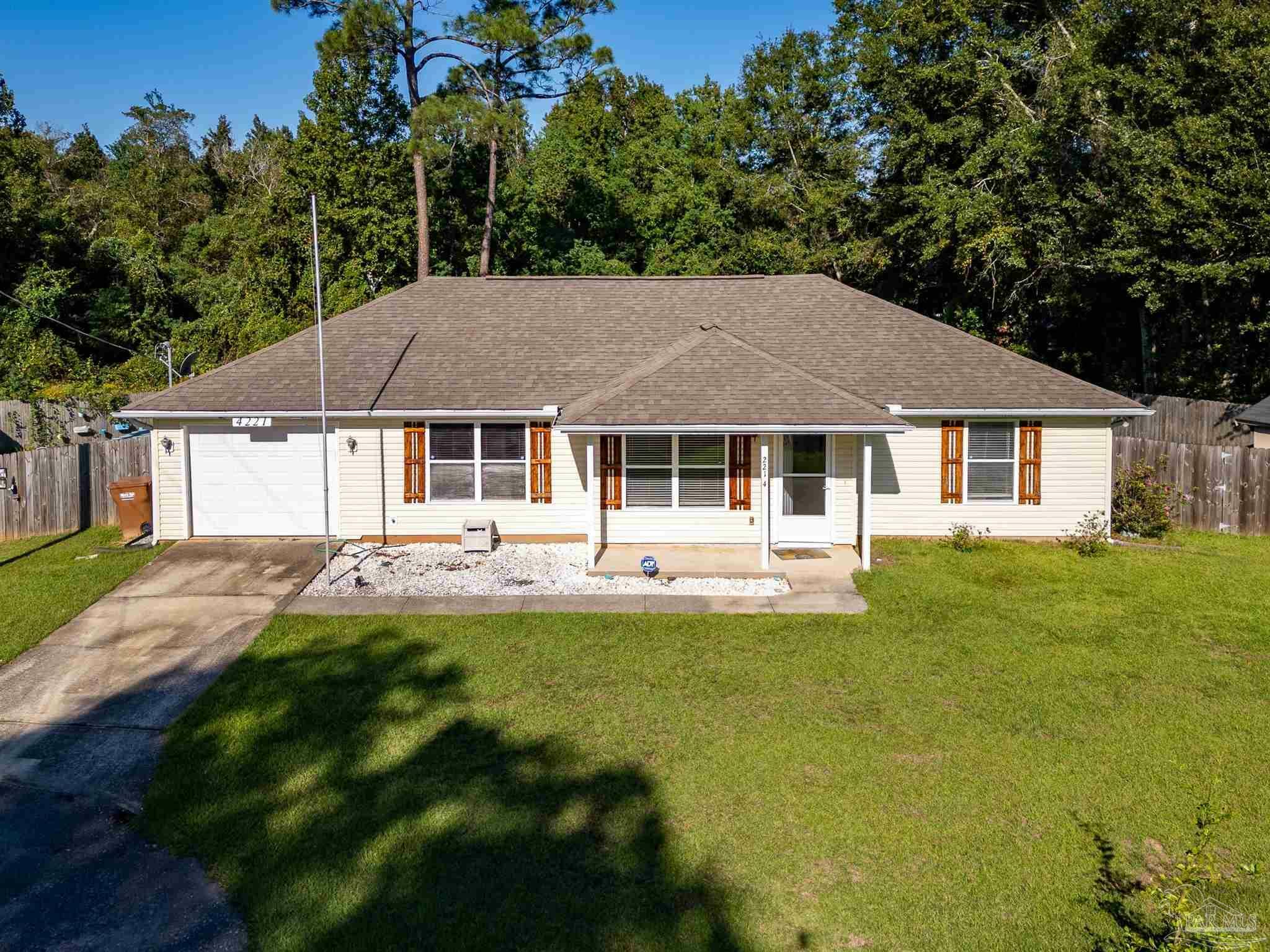 Property Photo:  4221 Willow St  FL 32571 